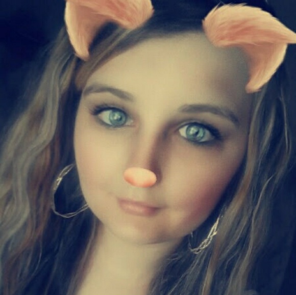 Meet your Posher, Amanda - Picture 1 of 1